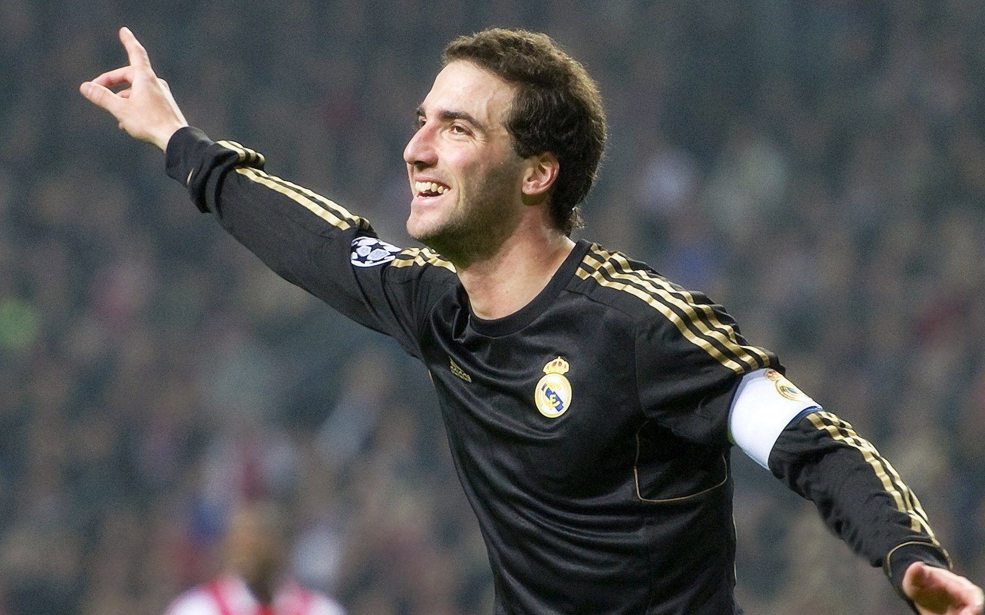 巴萨绝杀安哥拉，黄喜灿成为关键先生，当东方利刃刺穿非洲铁壁